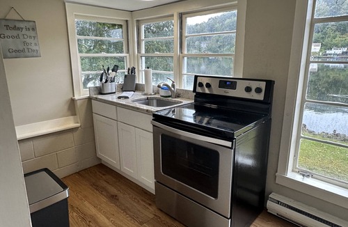 South Britain Apartment | Waterfront View - Unit F