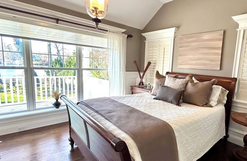 Center Moriches House | Waterfront Villa near Hamptons with pool, hot tub & boat dock