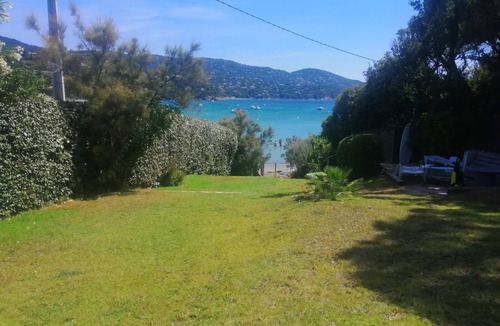 Le Lavandou Villa | Waterfront villa on sandy beach, private beach, pets welcome.