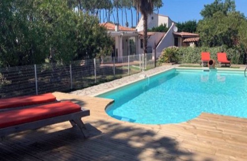 Pineto Villa | Waterfront villa with pool and jacuzzi