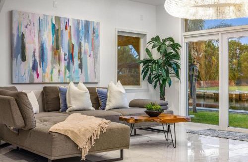 Coral Gables House | Waterfront Villa with Pool and Dock