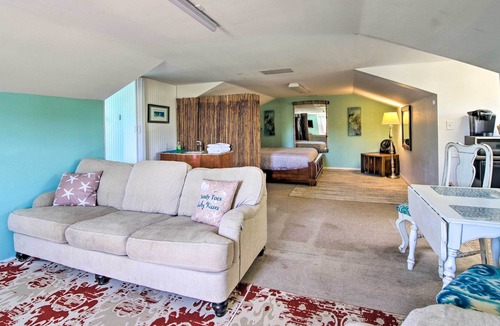 Tropic Villa | Waterfront Villa with Deck & Dolphin Watching!