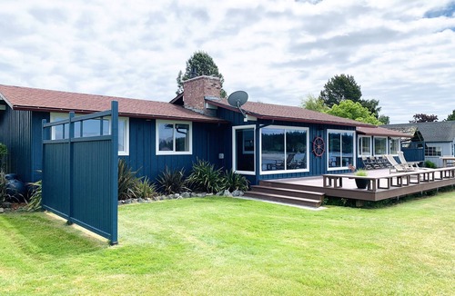 Lopez Island House | Waterfront Village Beach House