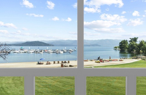 Sandpoint Condo | Waterfront w/Hideaway Bunk - Seasons at Sandpoint