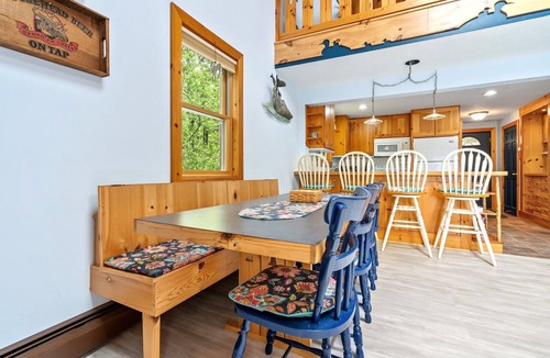 Lyman House | Waterfront w/Kayak's, SUP's and Ping Pong Table!