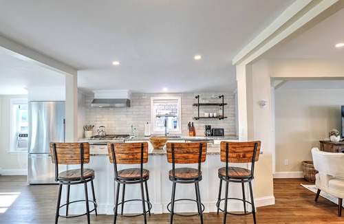 Riverside House | Waterfront w/Private Beach Near Providence