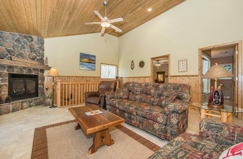 Northern Bruce Peninsula House | Waterfront w sauna, hot tub and boat slip