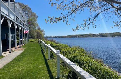 Conning Towers Nautilus Park Apartment | Waterfront Walk Out with Private Terrace
