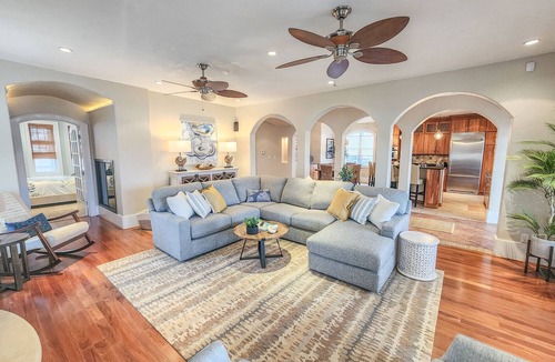 Sea Cottage Addition House | Waterfront, walk to Beach-5BR w/Views, Decks, Firepit & Amenities