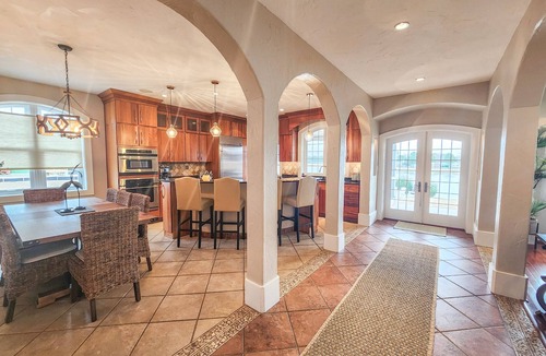 Sea Cottage Addition House | Waterfront, walk to Beach-5BR w/Views, Decks, Firepit & Amenities