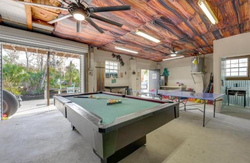 Weeki Wachee Gardens House | Waterfront Weeki Wachee Home with Dock and Game Room!