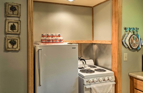 Wellesley Island Apartment | Waterfront Wellesley Island Apt w/Private Dock!