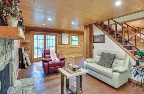 Chickasaw Point Cabin | Waterfront Westminster Cabin w/ Private Dock