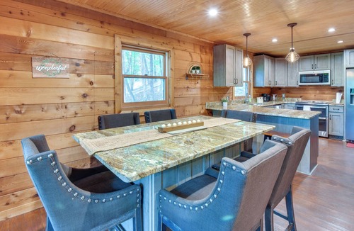Chickasaw Point Cabin | Waterfront Westminster Cabin w/ Private Dock