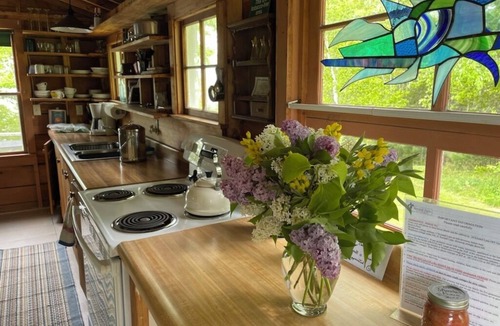 Perry Cottage | Waterfront 'Wildflower Cottage' w/Private Dock!