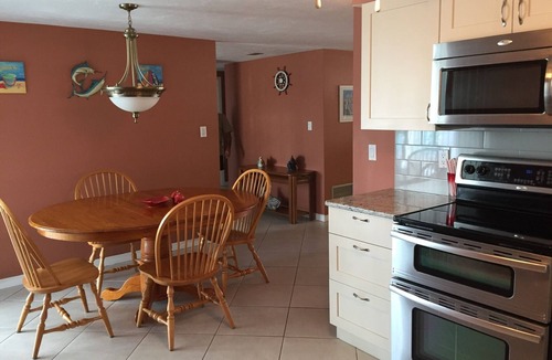 Flor-a-mar House | Waterfront, Wireless Hi-speed Internet.
