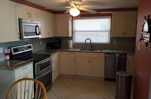 Flor-a-mar House | Waterfront, Wireless Hi-speed Internet.