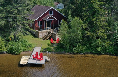 Eastman Ski Chalet | Waterfront with amazing sunset , inground salt spa and sauna