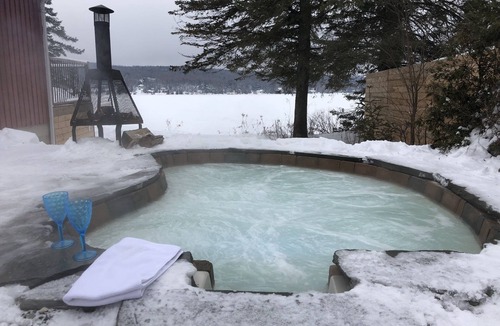 Eastman Ski Chalet | Waterfront with amazing sunset , inground salt spa and sauna
