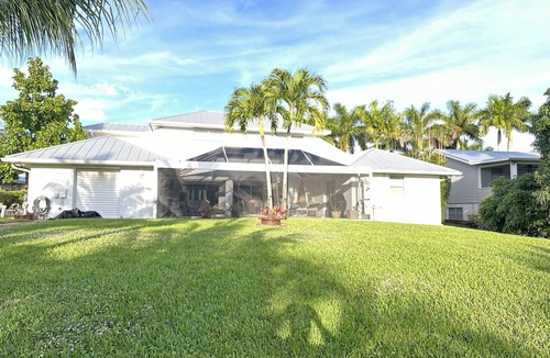 Stuart House | waterfront with dock