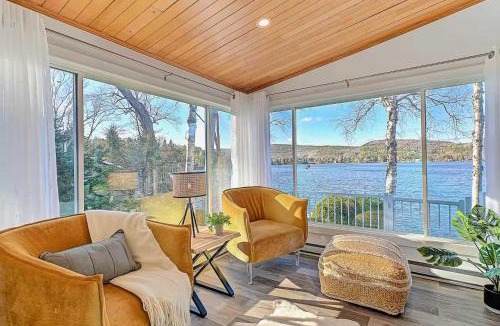 Saint-Damien Ski Chalet | Waterfront with Spa and Lake Access