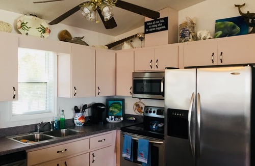 Crystal River House | WATERFRONT WITH VIEW. Book monthly for Winter 2027. Details below.