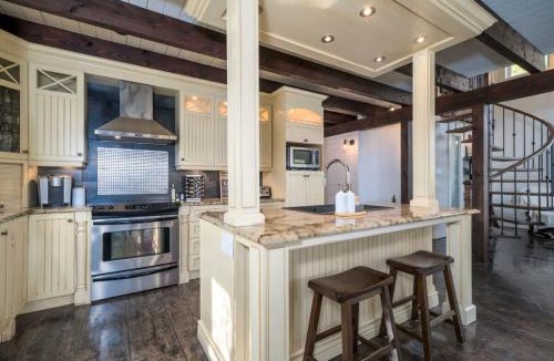 Saint-Raymond Ski Chalet | Waterfront with VIEW and SPA