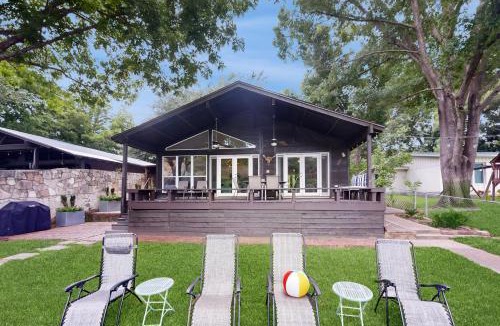 Saratoga Point House | Waterfront Wonder