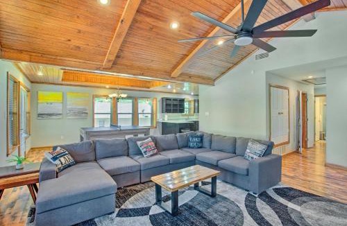 Yantis House | Waterfront Yantis Retreat w/Deck & Zipline!