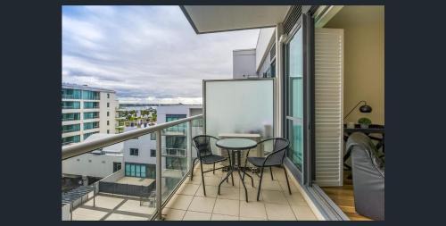 Geelong Apartment | Waterfront (Yarra St) by Gold Star Stays