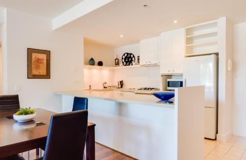 Geelong Apartment | Waterfront (Yarra St) by Gold Star Stays