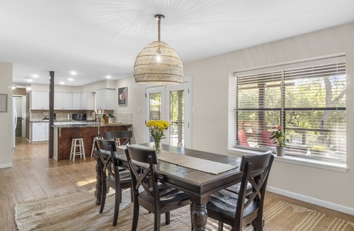 Seguin House | Waterhouse- 4 Bed, 3 bath, SUP, Kayak, Ping pong, Decks galore