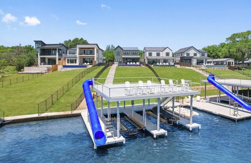 Kingsland House | Waterhouse at Lake LBJ Retreat
