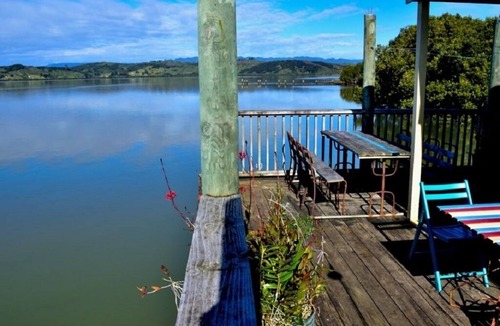 Kohukohu House | WATERLINE ~ Absolutely Waterfront!