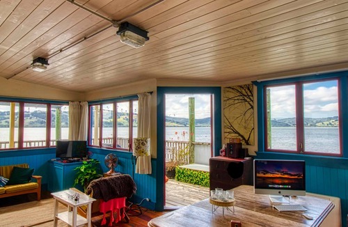 Kohukohu House | WATERLINE ~ Absolutely Waterfront!