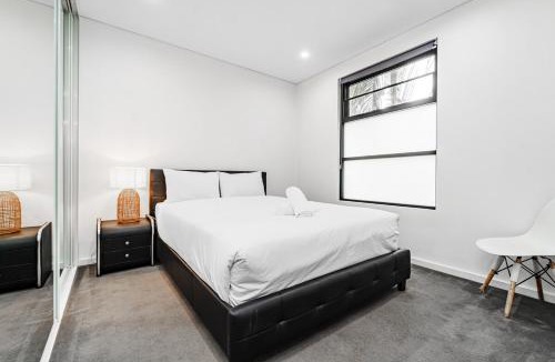 Waterloo Apartment | Waterloo 2Br Modern Apartment Nature Park