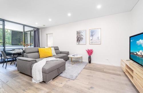 Waterloo Apartment | Waterloo 2Br Modern Apartment Nature Park