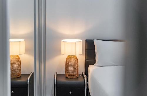 Waterloo Apartment | Waterloo 2Br Modern Apartment Nature Park