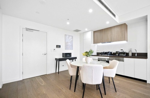 Waterloo Apartment | Waterloo Serenity Suite