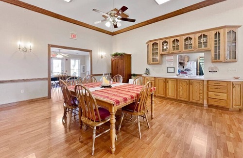 Waterloo Apartment | Waterloo Suites Queen 1