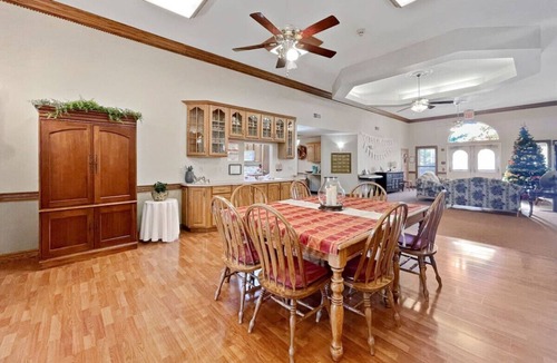 Waterloo Apartment | Waterloo Suites Queen 1