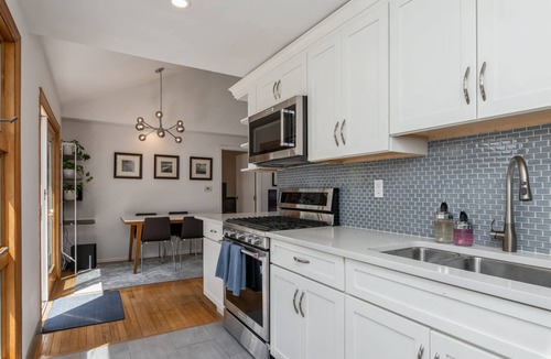 Water Mill House | Watermill Retreat, minutes from Southampton Town Ctr, Farm stands, and Beaches!