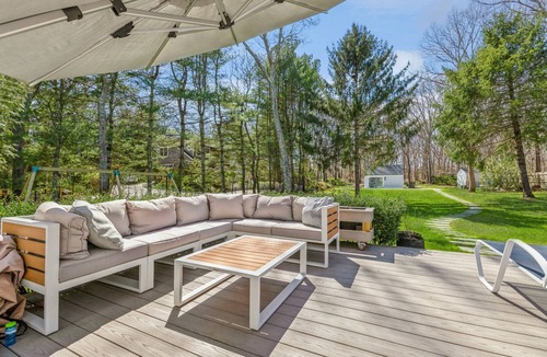 Water Mill House | Watermill Retreat, minutes from Southampton Town Ctr, Farm stands, and Beaches!