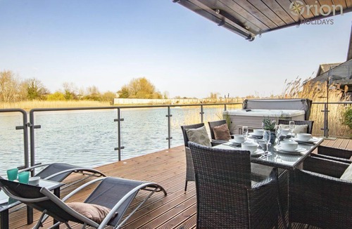 South Cerney House | Waters Edge 05, Amaranth Lodge (P)