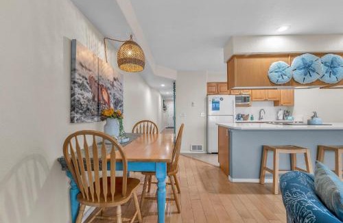 Lincoln City House | Waters Edge 108 - Blue Chair Bay
