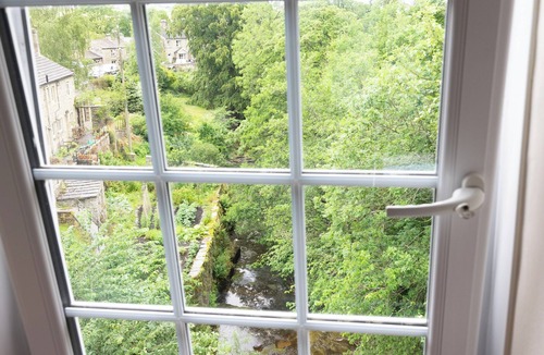 Leyburn Cottage | Waters Edge Apartment The Mill