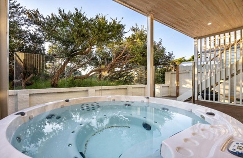 Frankston House | Waters Edge