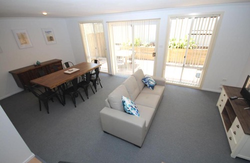 Coffs Harbour House | Waters Edge