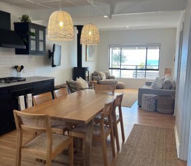 Warrenben House | Waters Edge