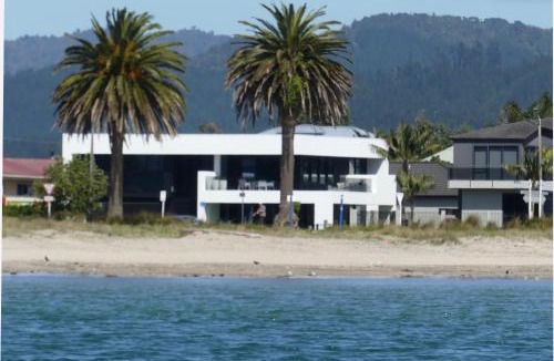 Whitianga Bed & Breakfast | Waters Edge B&B
